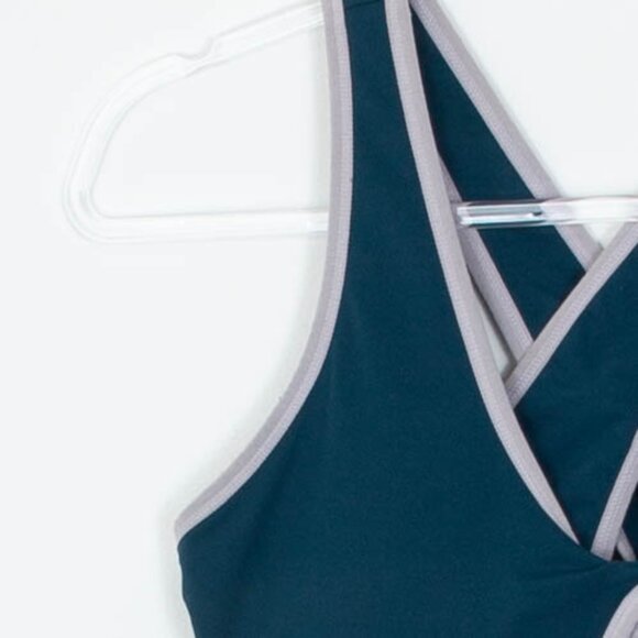 Fabletics Oasis Twist Medium Support Sports Bra in Midnight Wave - Picture 3 of 5